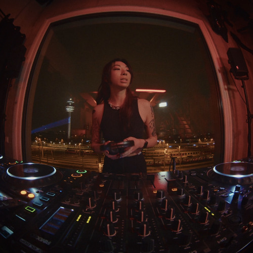 BLCKSHIFT-Session w/ INAYA