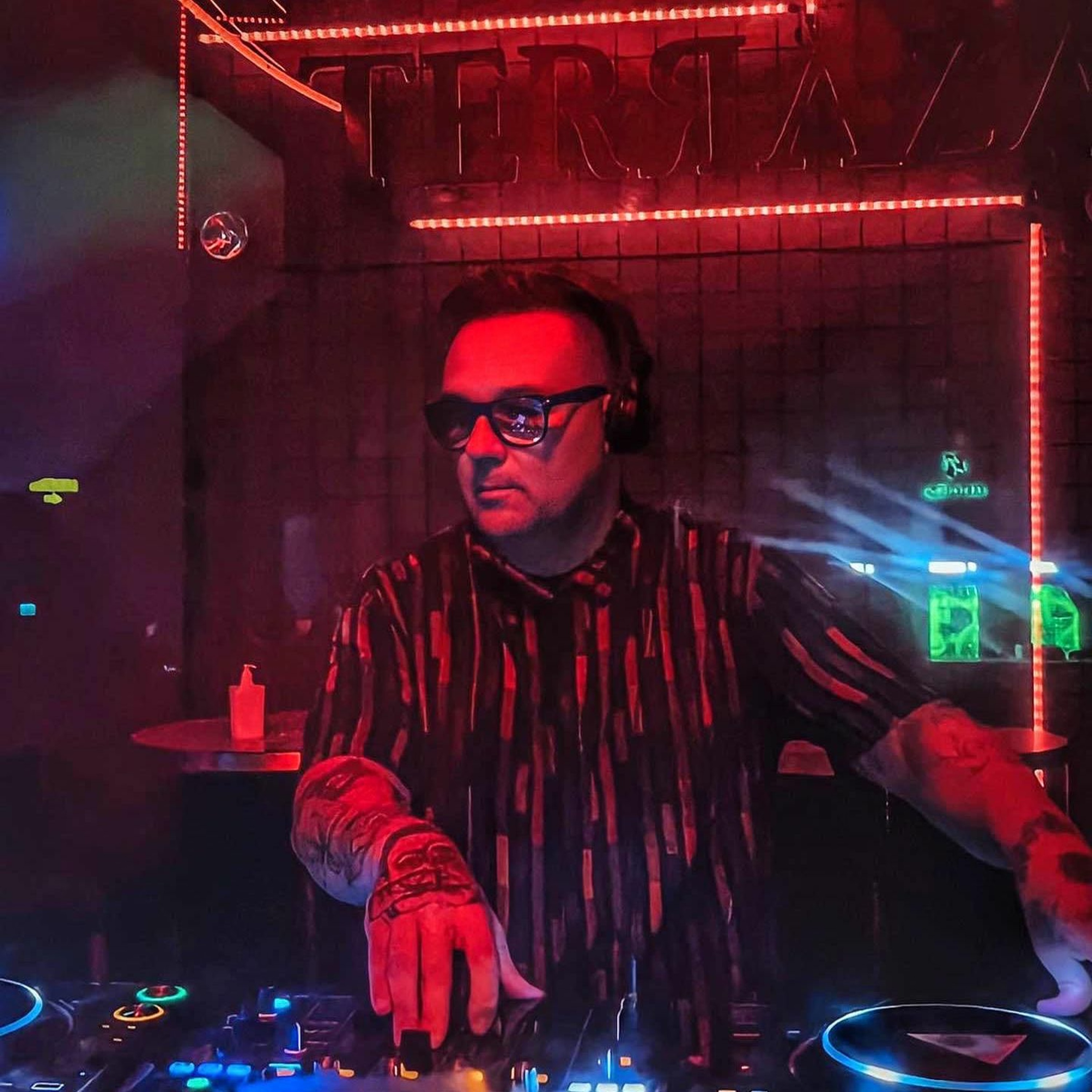 DJ SANCHEZ