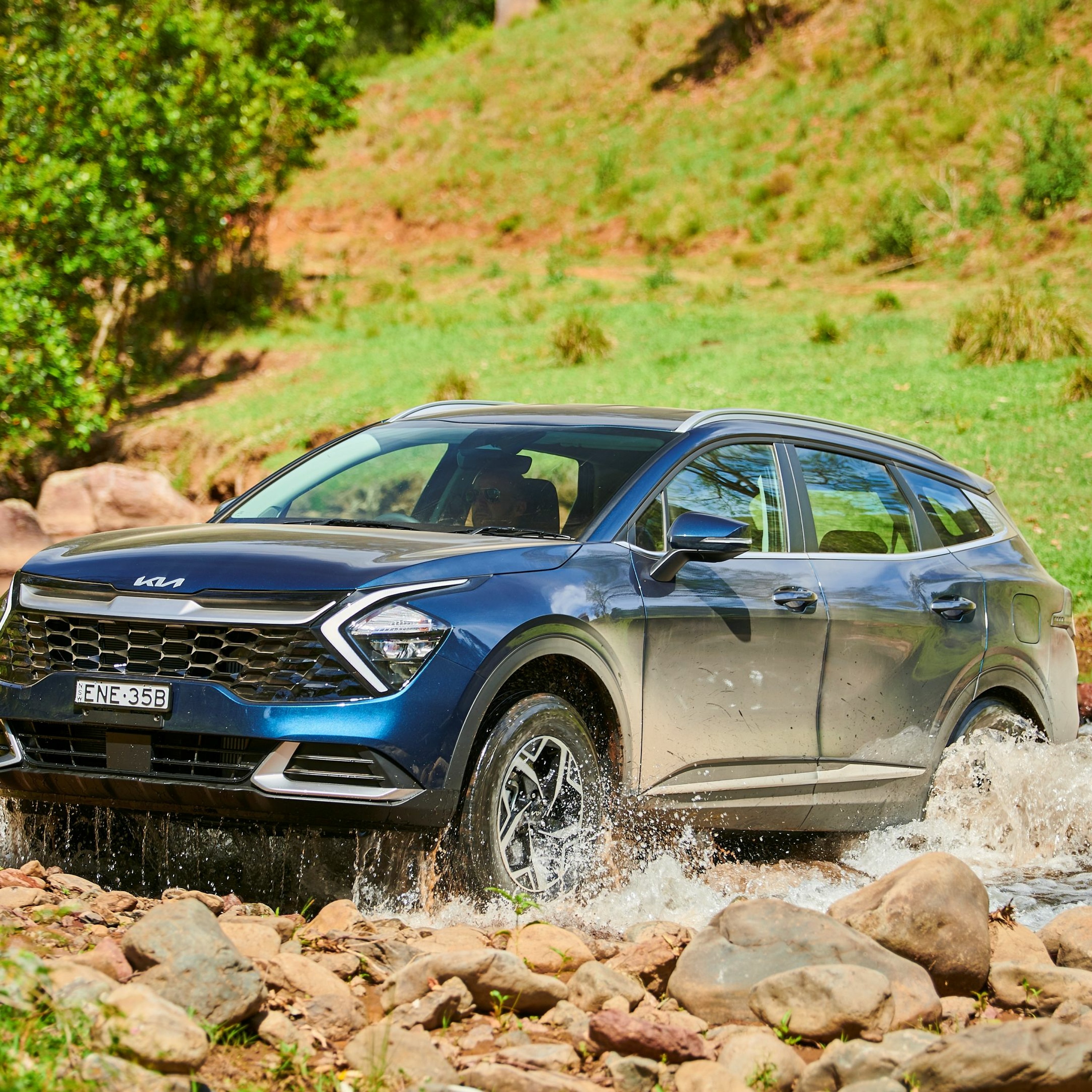 Overdrive: A great Goggomobile ambassador; Alfa Stelvio V6; Parking vigilantes making mone; EV news thumbnail