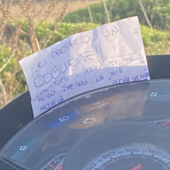 PEZZI DI CARTA (feat. Baro)