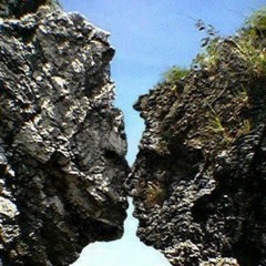 OUR KISS IS IN CARVED IN THE STONES (O Nosso Beijo Está Nas Pedras)