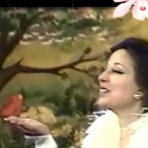 - نجاة الصغيرة تغني   يوم الهنا يوم المنى