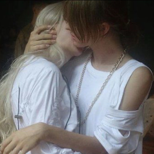 عُمر محد حياخذك مني♡