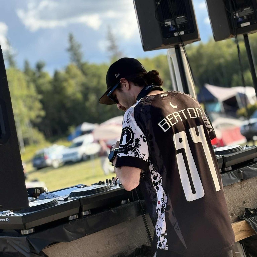 Mr Beaton Stream Raven Forest 2.0 Set 2025 by Mr.Beaton | Listen online for free ...
