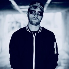 MIC DOWN! (Beat by Mobsic Music)