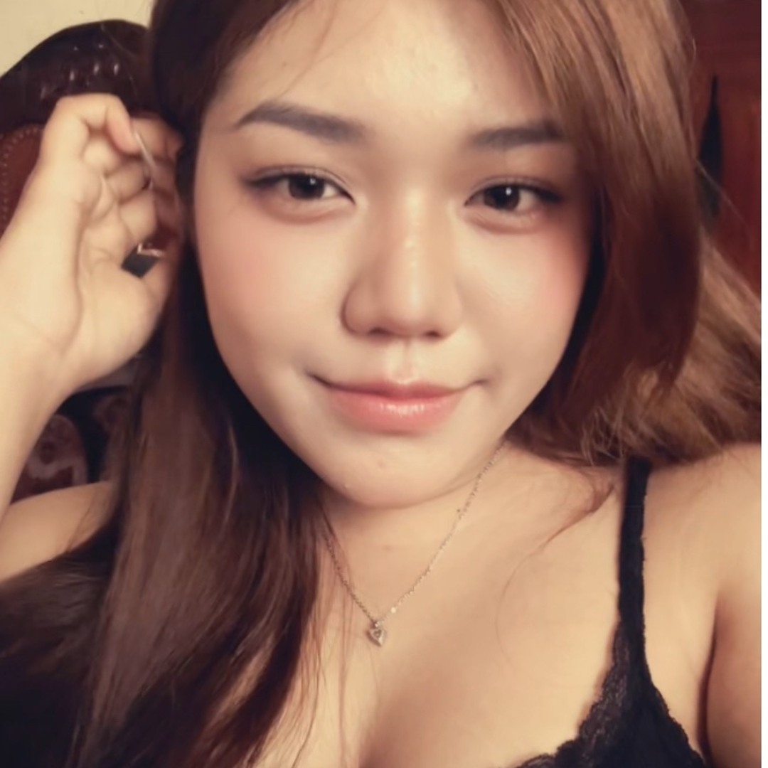Stream Tuyen Nhi | Listen to Chill tnhi playlist online for free on ...