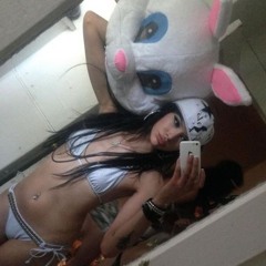 o m g ur such a freak