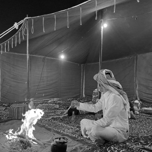 “ قامت العبره تغرغر بوسَط الحنجره “ .