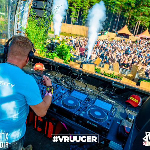 DJ Jan @ Sunrise Festival - #VRUUGER area