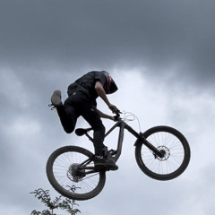 Biking (dirt)