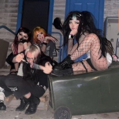 MOSHPIT w/ m4gneziium