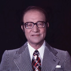 قالت كَحَّلت الجُفونَ بِالوَسنِ .. قُلتُ اِرتِقاباً لَطيفِكِ الحَسنِ ! | معجزة الفن محمد عبد الوهاب