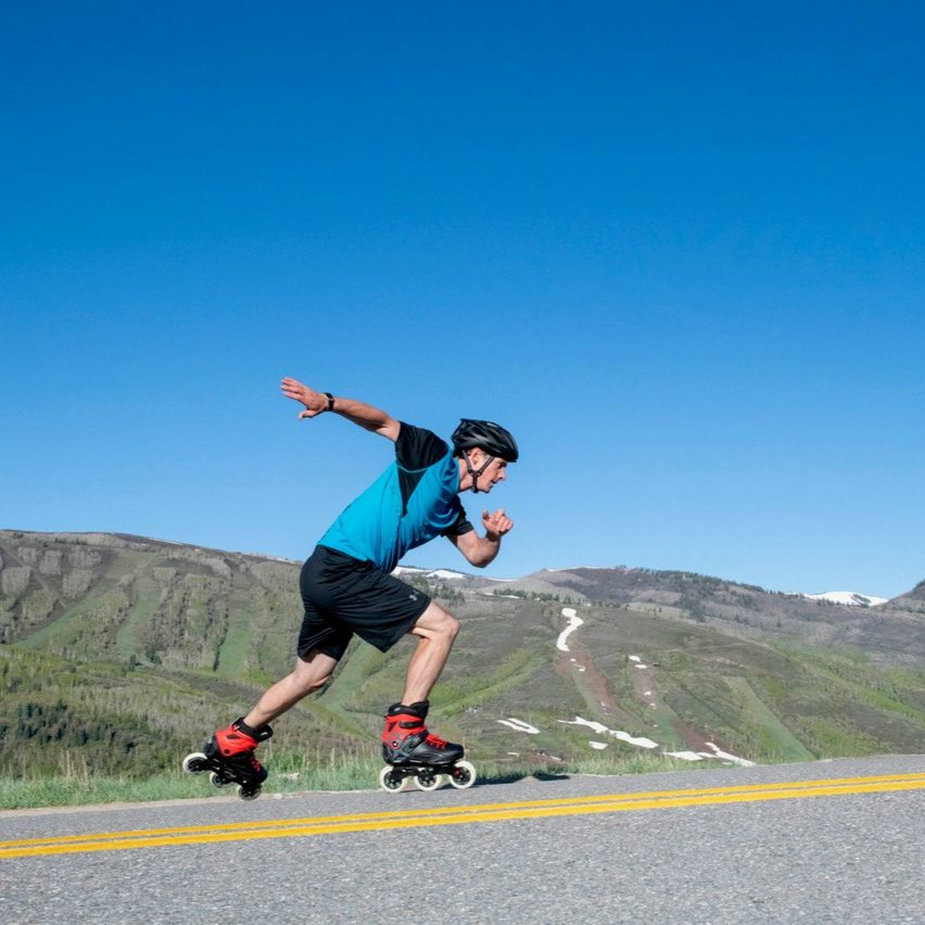 Keep Your Edge This Summer with Rollerblades and Start Skating