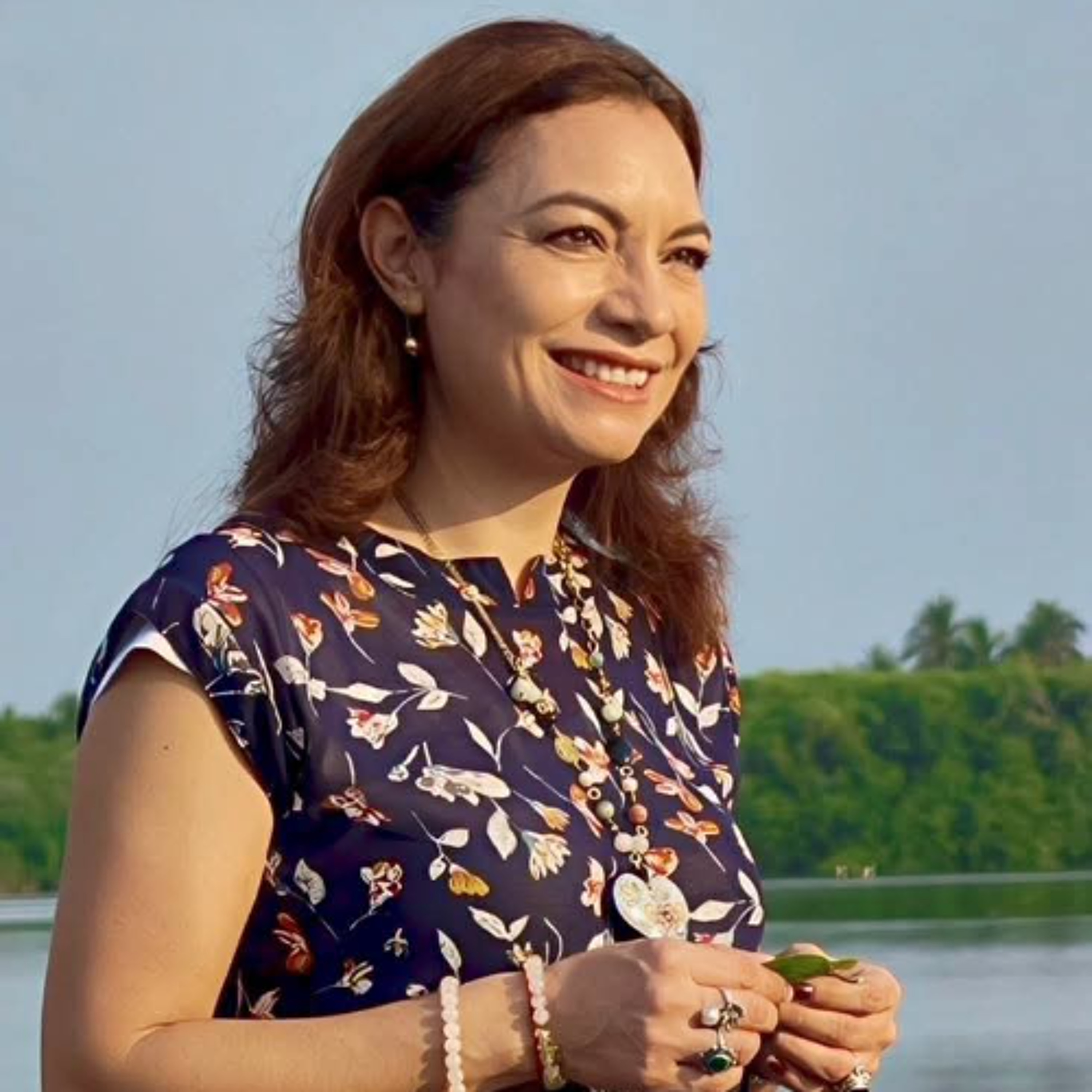 Presión y amenaza a beneficiarios de programas sociales es ilegal: Sen. Mely Romero episode artwork
