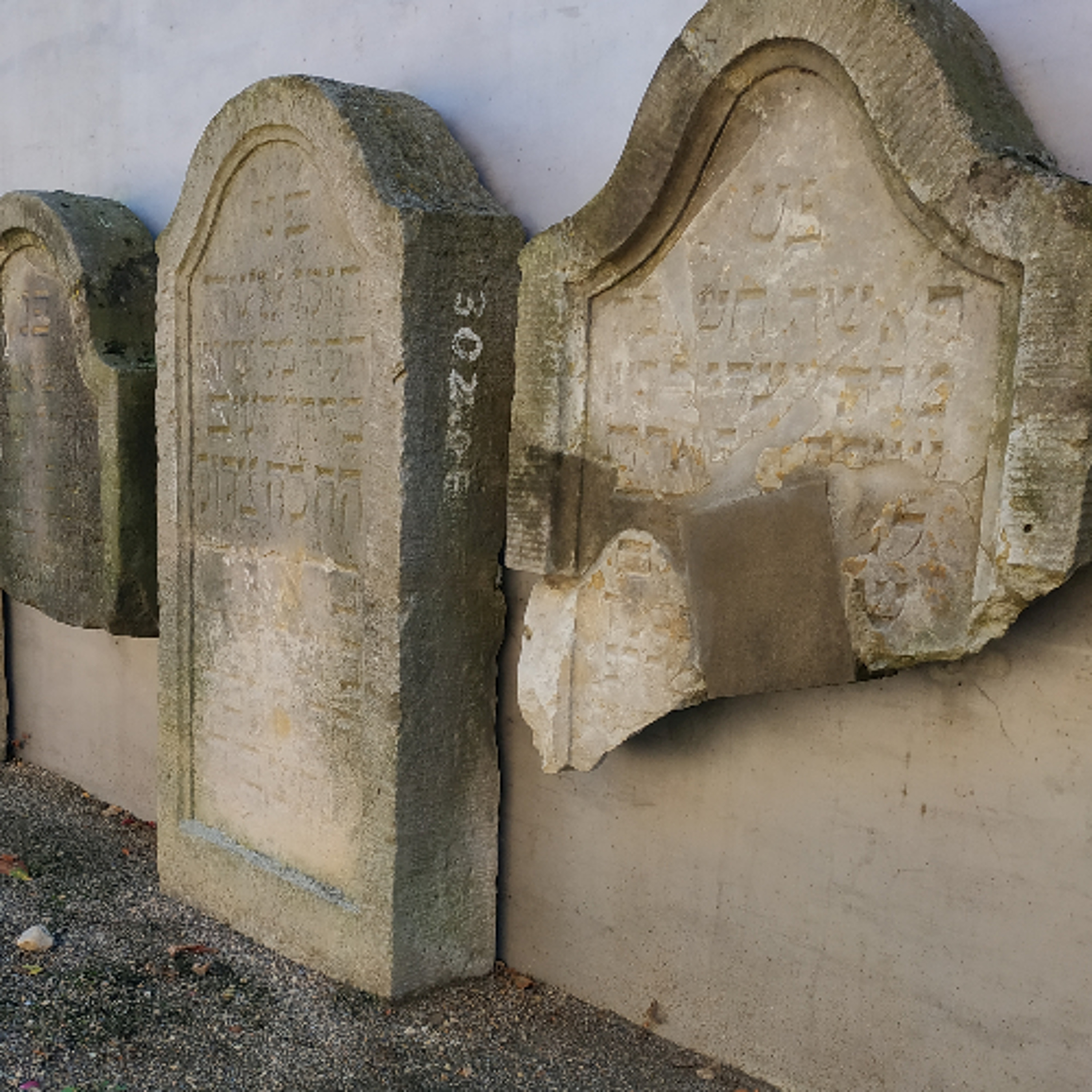 Dokumentation: Jüdische Friedhöfe erzählen Geschichten