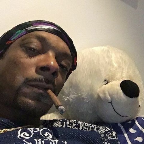 Snoop Dogg w/ Tomiuh