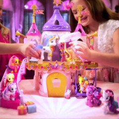 EXCLUSIVE ROYAL CANTERLOT WEDDING PLAYSET (Cats Millionaire Cover)