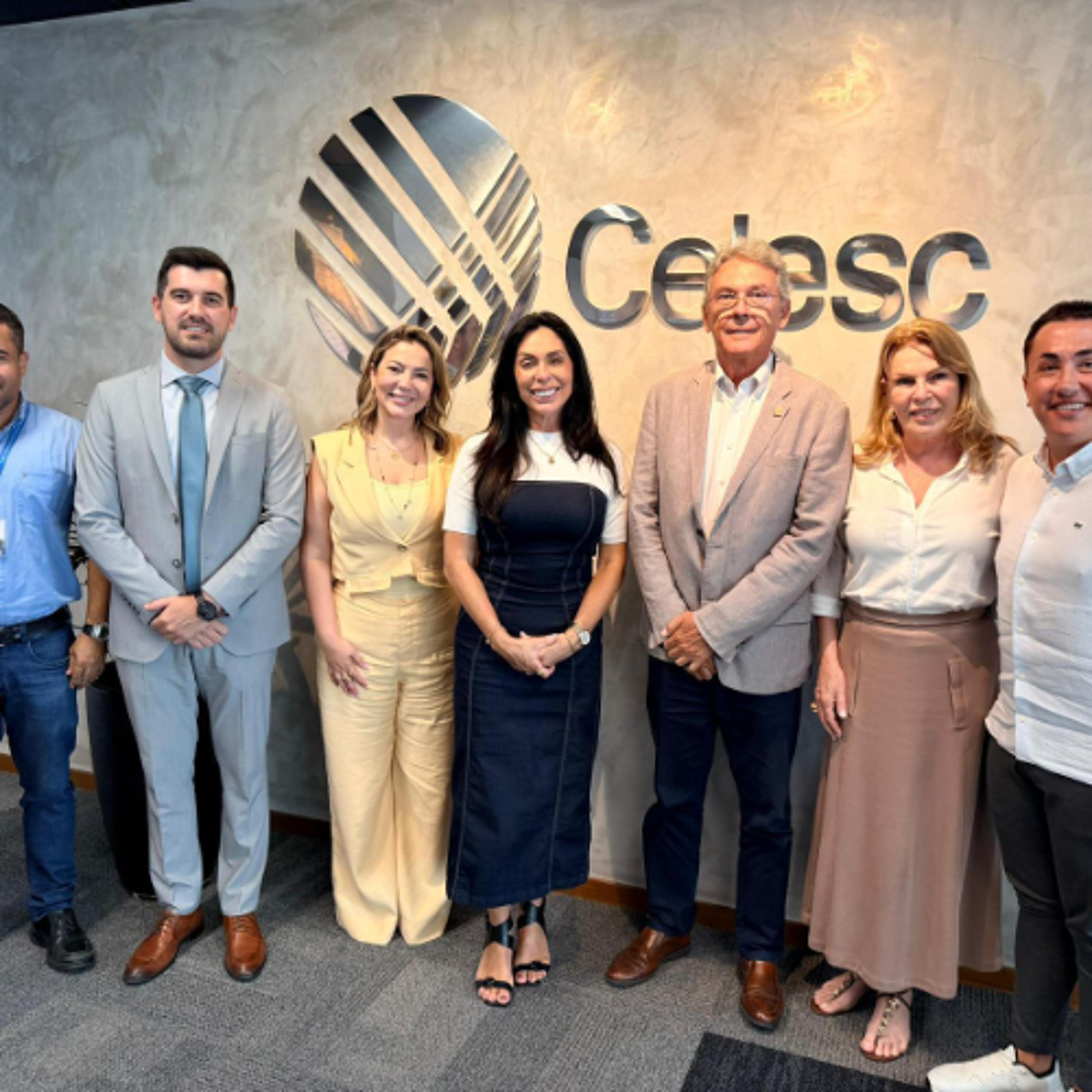 Geovania de Sá articula soluções para regularização de energia em áreas da APA da Baleia Franca episode artwork