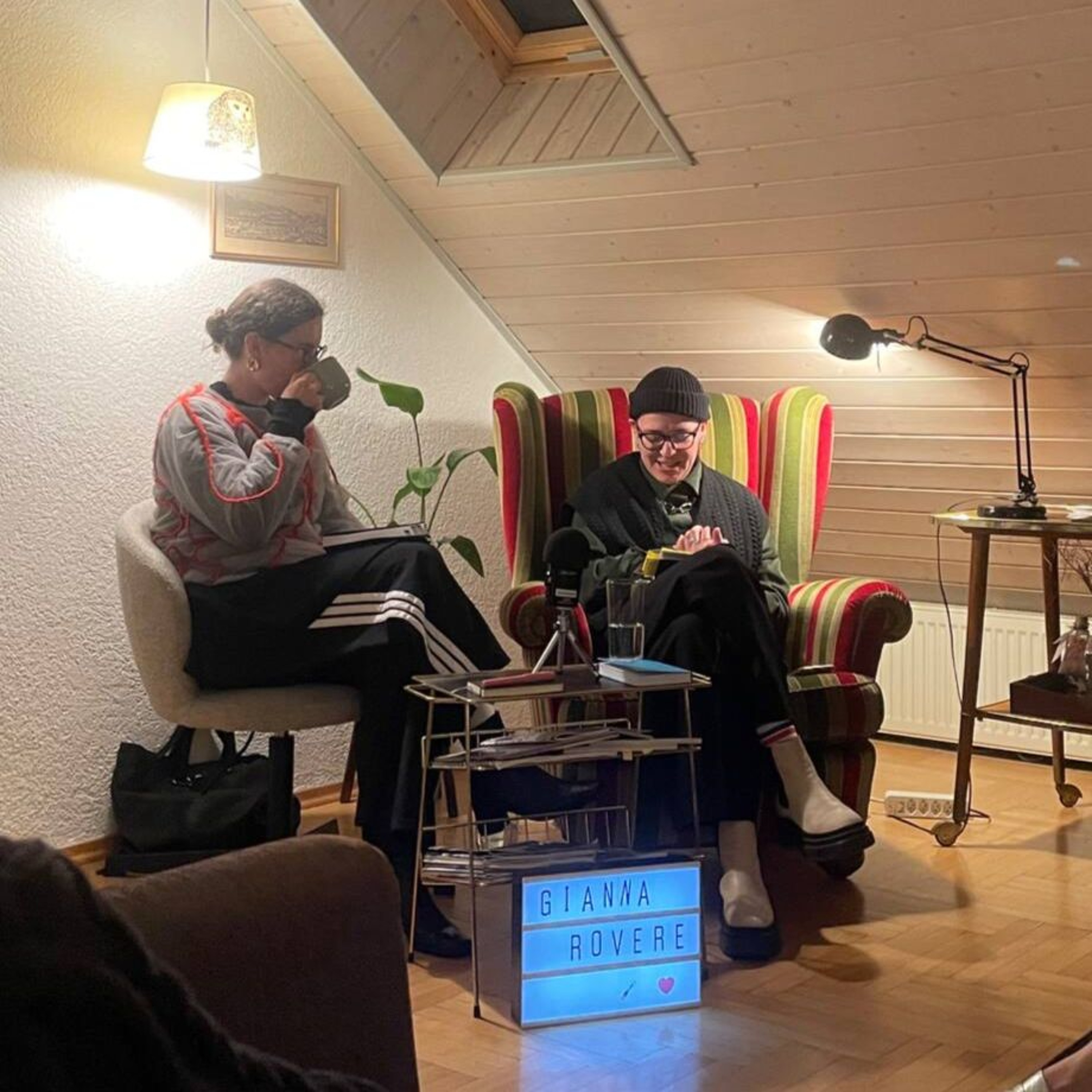 Sofalesung mit Gianna Rovere "Episoden von Alltagselefanten" episode artwork