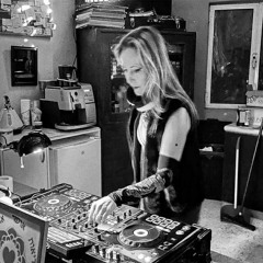 MyKey set STOLEROOM JULY 2022