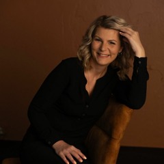 Maasikavälude süles