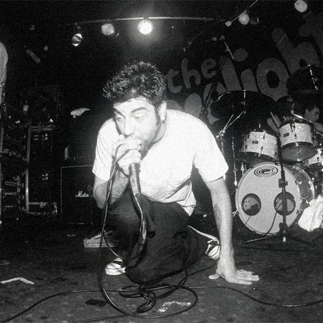 Deftones bored. Deftones 1997. Deftones солист. Гитарист deftones. Deftones lotion.