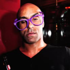 Gog & Magog Laughing