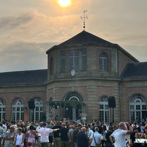 Live at Retro & Chateau Beloeil