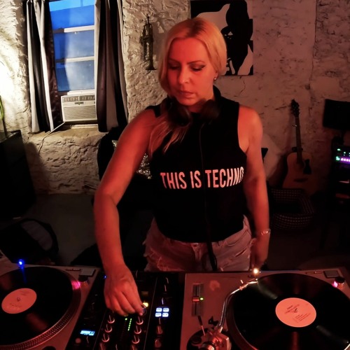 Mini Studio Vinyl Sesh 0823