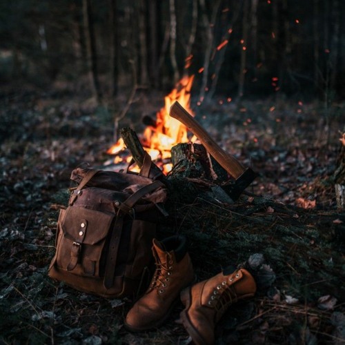 لاجِئ على البَاب ..