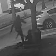 FULL** VIDEO COMPLETO INDIGENTE MATA A JOVEN EN LA CALLE ORIGINAL TWITTER
