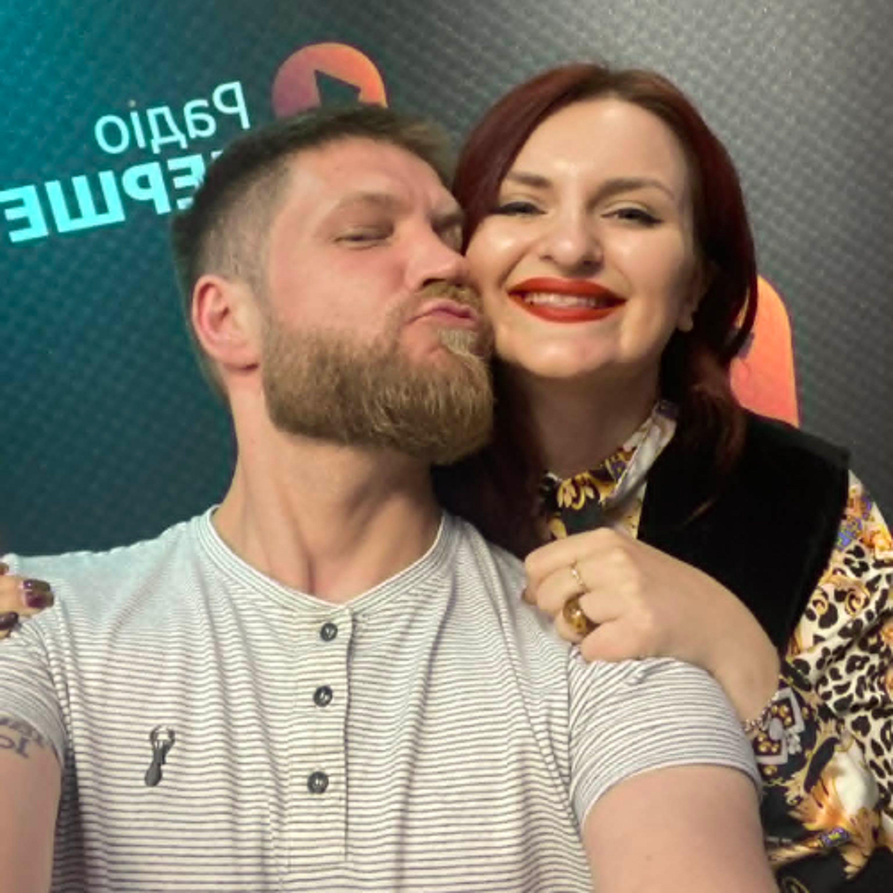 Вечір понеділка: ВІКТОРІЯ СОЛОВ'ЮК, комунікаційниця, поетка, songwriter episode artwork