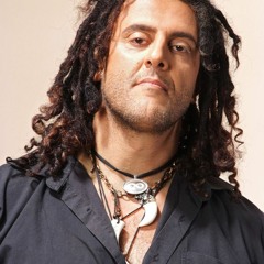 Flying In The Sky - עף בשמיים