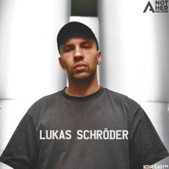 NTHR CAST/018- LUKAS SCHRÖDER