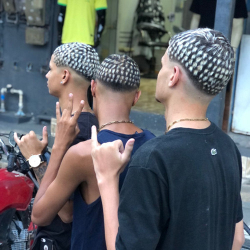 3 MINUTINHOS DE TAMBOR ESCARALHADO DA VILA