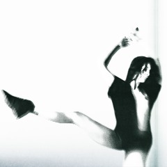 Premiere: Carla Schmitt - Tension