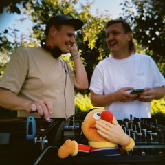 Oerni & Beert @ Sunset-Paradise