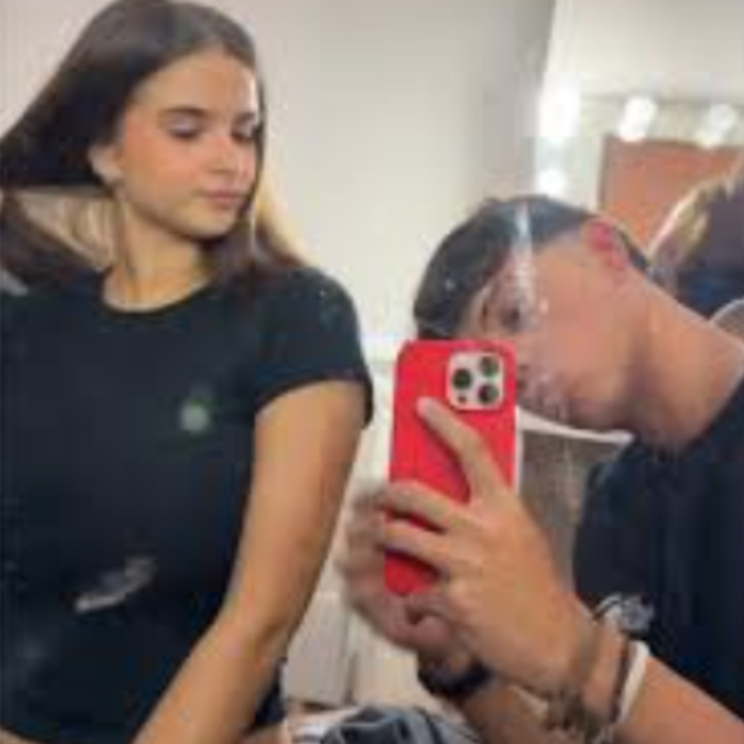 Listen to music albums featuring Giuli Bellicoso video filtrado: ¿hay 