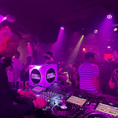 Early Clubbing
