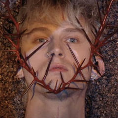 Machine Gun Kelly Performs papercuts VMA