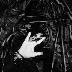 HOLDKEDVESET - Wrong Move Wrong Time