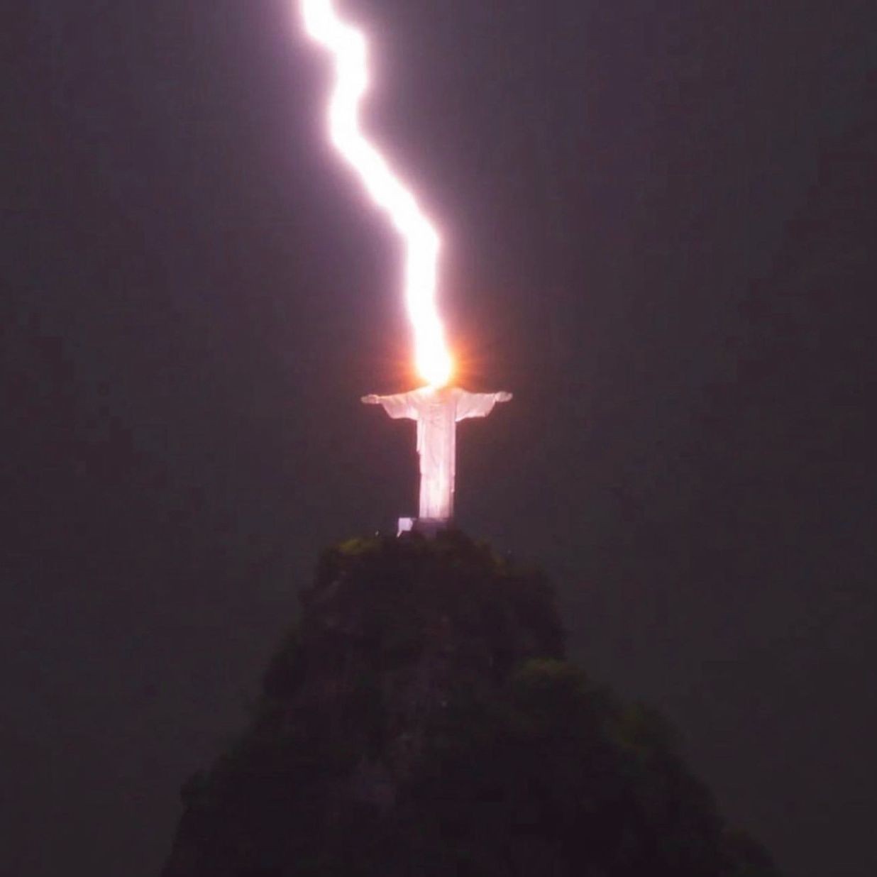 Tommy Holohan – A Distant Life