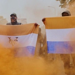 HANG DE VLAGGEN UIT EN HOOG