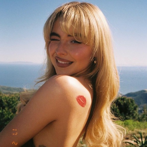 couldn’t make it harder sabrina carpenter live