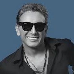Shadmehr Aghili Shahre Eshgh شادمهر عقیلی شهر عشق