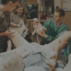 Y'a Un Bébé Qui Naît
