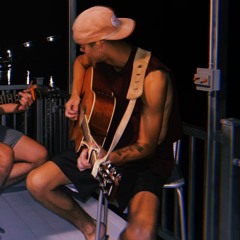 Strummin Strings
