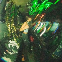 In de war at Decadance: heartcore valentine - early hardcore set