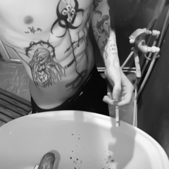 هم الجراح و انت الدواء