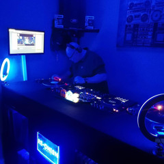 Dont forget the old but in with the new! vinyl all the way! 🎹🎧🤝🍻